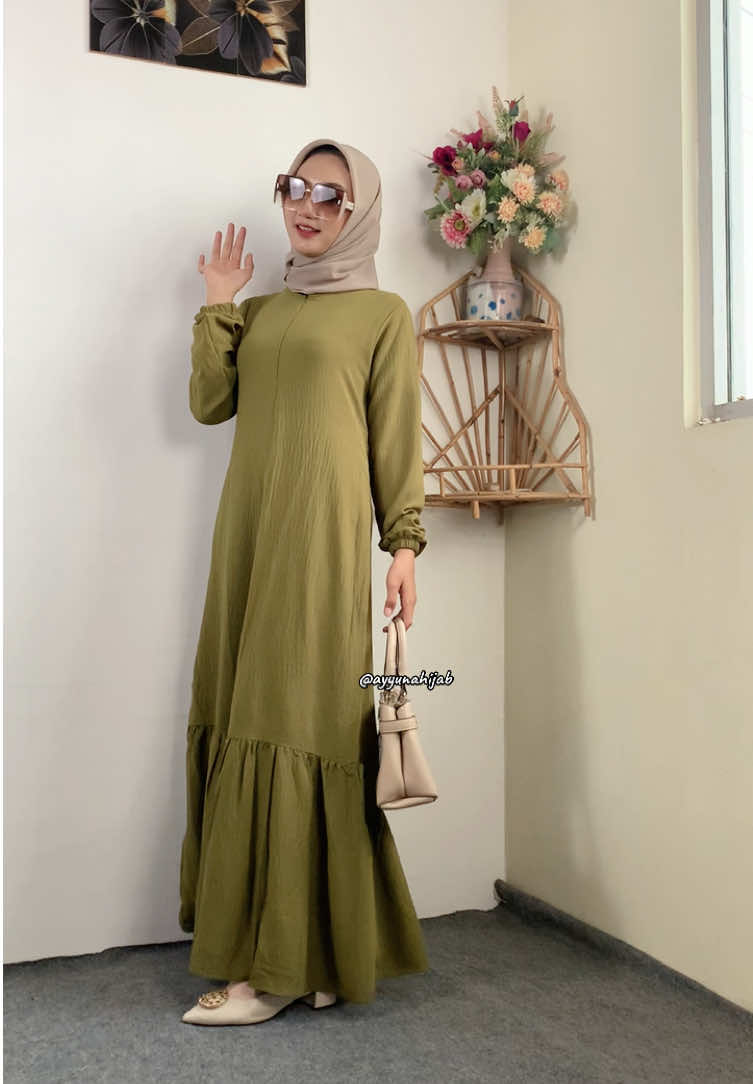 Rekomendasi Gamis Simple tapi elegan 💚  In Frame: Sherin Dress  #foryou #foryoupage #rayonpremium #fitcheck #ootdhijab #fyp #tiktoktrending #belilokal #ootdsimple #outfitideas #simpleoutfit #gamispolos #fypage #rekomendasigamis  