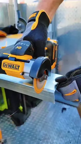 #DEWALT DCS438  เครื่องบดมุมไร้สาย 20V โลหะเหล็กไฟฟ้าพลังน้ำท่อพลาสติกเครื่องตัดขนาดเล็กแบบไม่มีแปรงพร้อมแบตเตอรี่ 6.0ah สองก้อ#tiktok