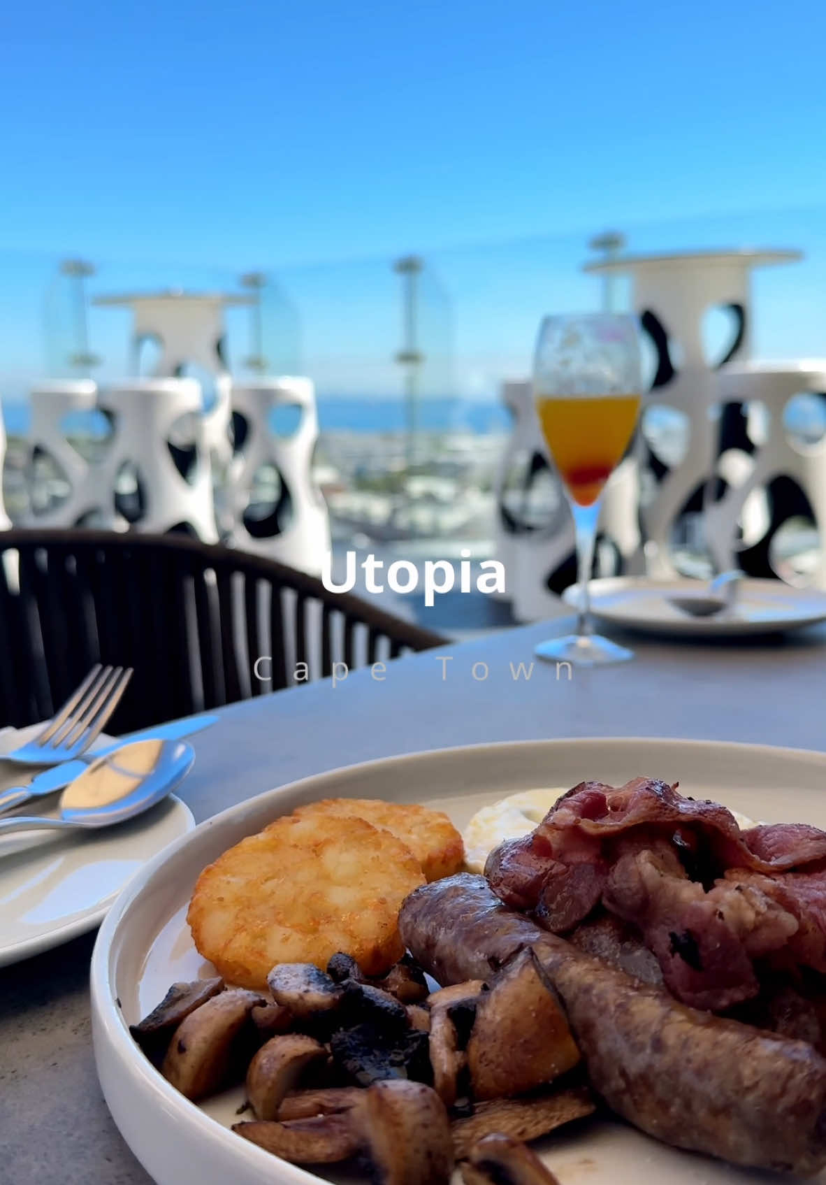 For a breathtaking bird's-eye view of Cape Town. #satiktok🇿🇦 #SAMA28 #capetownsouthafrica #capetown #fyp #restaurant #explore 