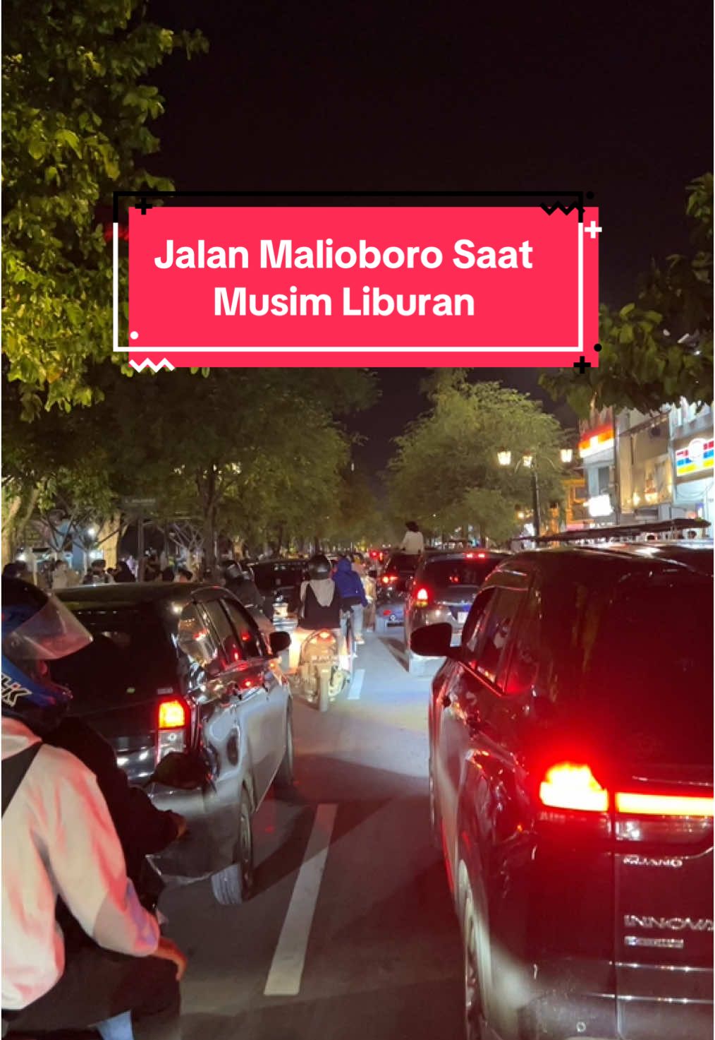 jalan malioboro saat musim liburan 😭 #jogja #liburandijogja #wisatajogja #malioboro #malioborojogja #jogjamacet #macet #jogja24jam 