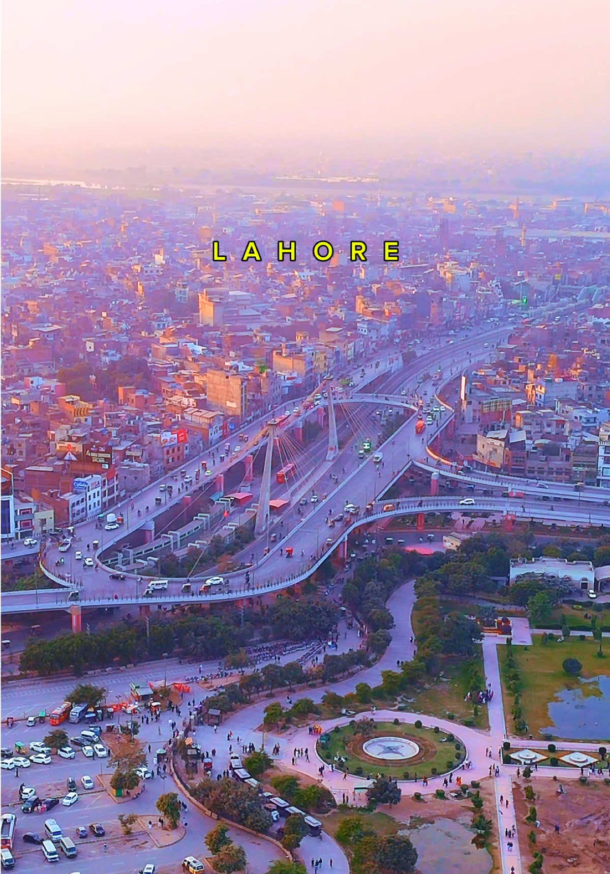 Lahore😍❤️ #pakistan #punjab #lahore #azadichowk #minarepakistan #badshahimosque