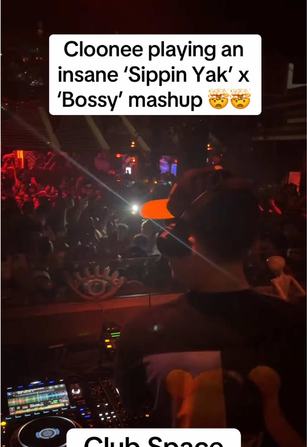 @Cloonee played an insane ‘Sippin Yak’ x ‘Bossy’ mashup during his @Club Space Miami set 🤯🤯🔥🔥😮‍💨😮‍💨 #edm #edmresidence #housemusic #rap #clubspace #spacemiami #rave #edmmusic #dj #djset #electronicmusic #techhouse #edmtiktok #cloonee #nye #clubspacemiami #sippinyak 