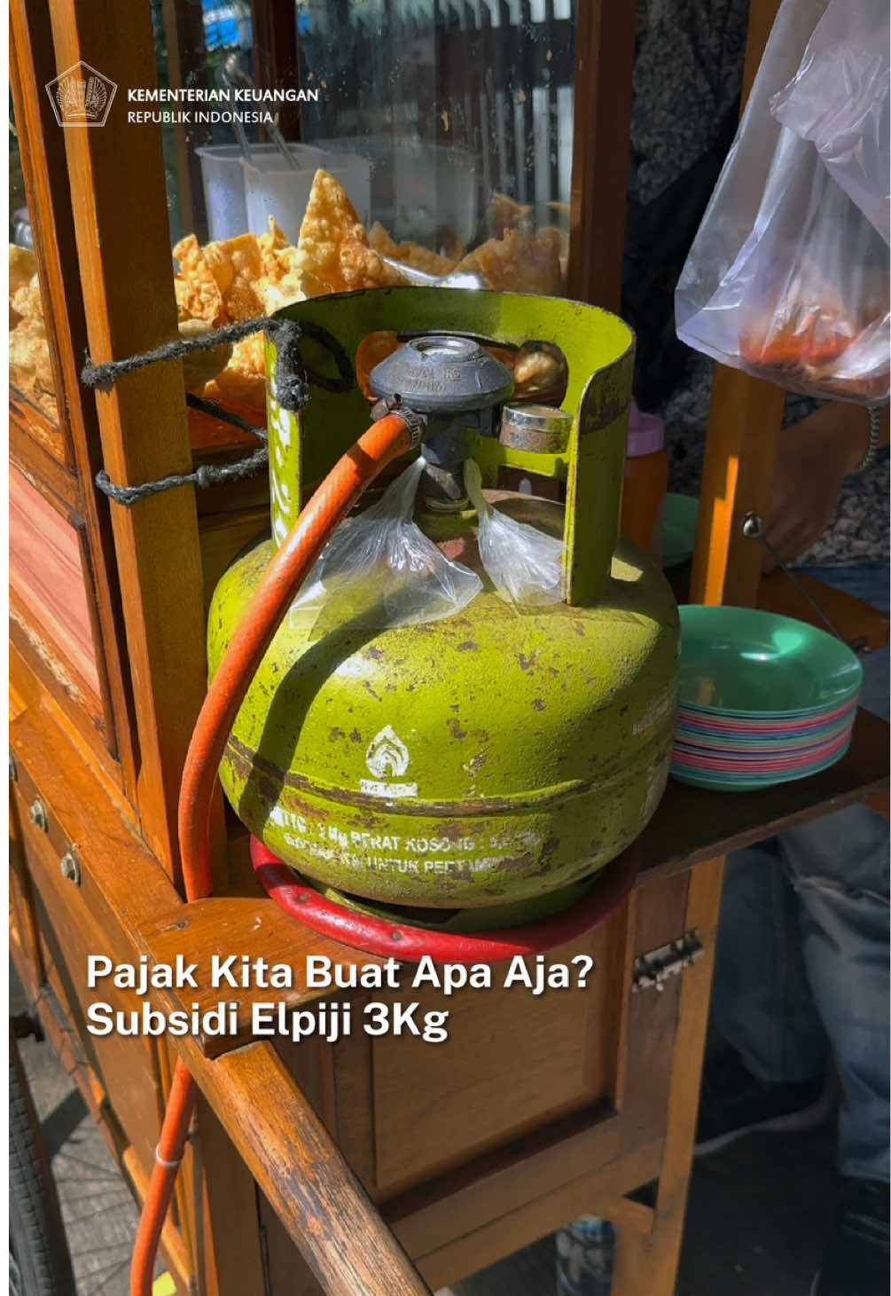 TemanKeu tau ga sih harga asli LPG 3 kg? Yuk, cari tahu di sini👆🏻👆🏻 #UangKitaBuatApa