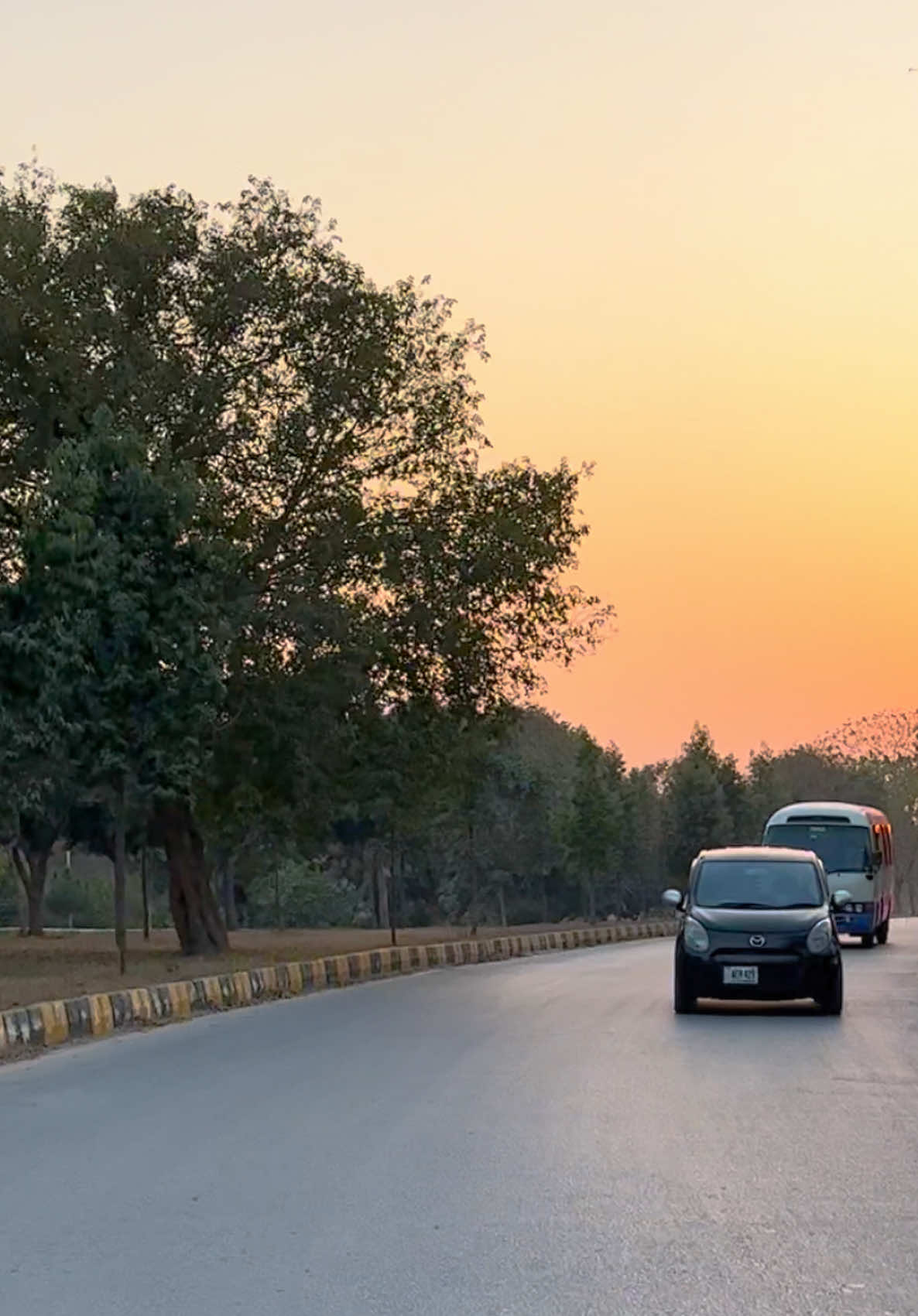 سورج ہوا مدھم چاند جلنے لگا ❤️