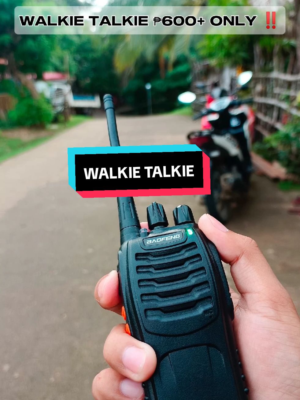 Buy 1 take 1 walkie talkie radio. High gain antenna and long standby battery time. Complete set with clip. #walkietalkie #walkietalkieradio #fypシ゚viral #fyp #fypp #twowayradio 