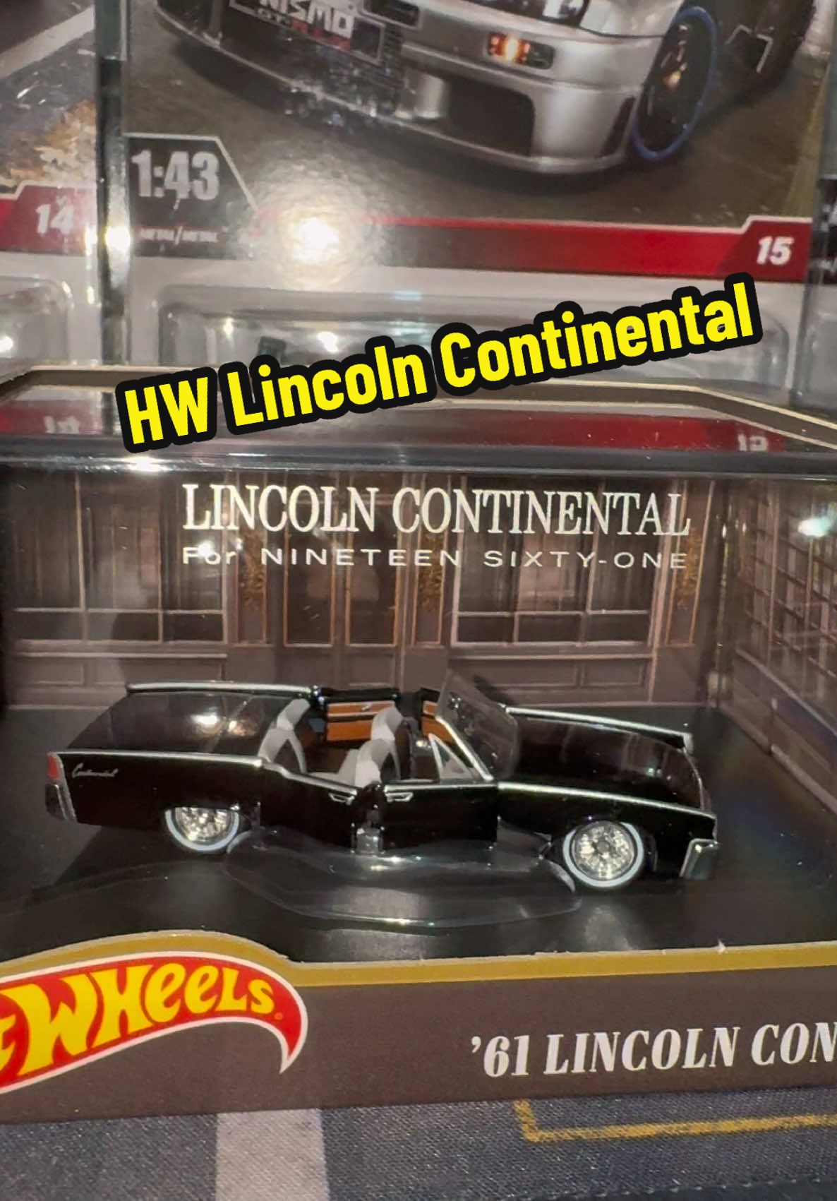 Details 👌#littlewelshdiecast #hotwheels #matchbox #diecast #mattel #hotwheelscollections #hotwheelstrack #hotwheelscollector #fyp #foryoupage #hotwheelscars #black #lincoln #lincolncontinental #1961 #60s #droptop #convertible 