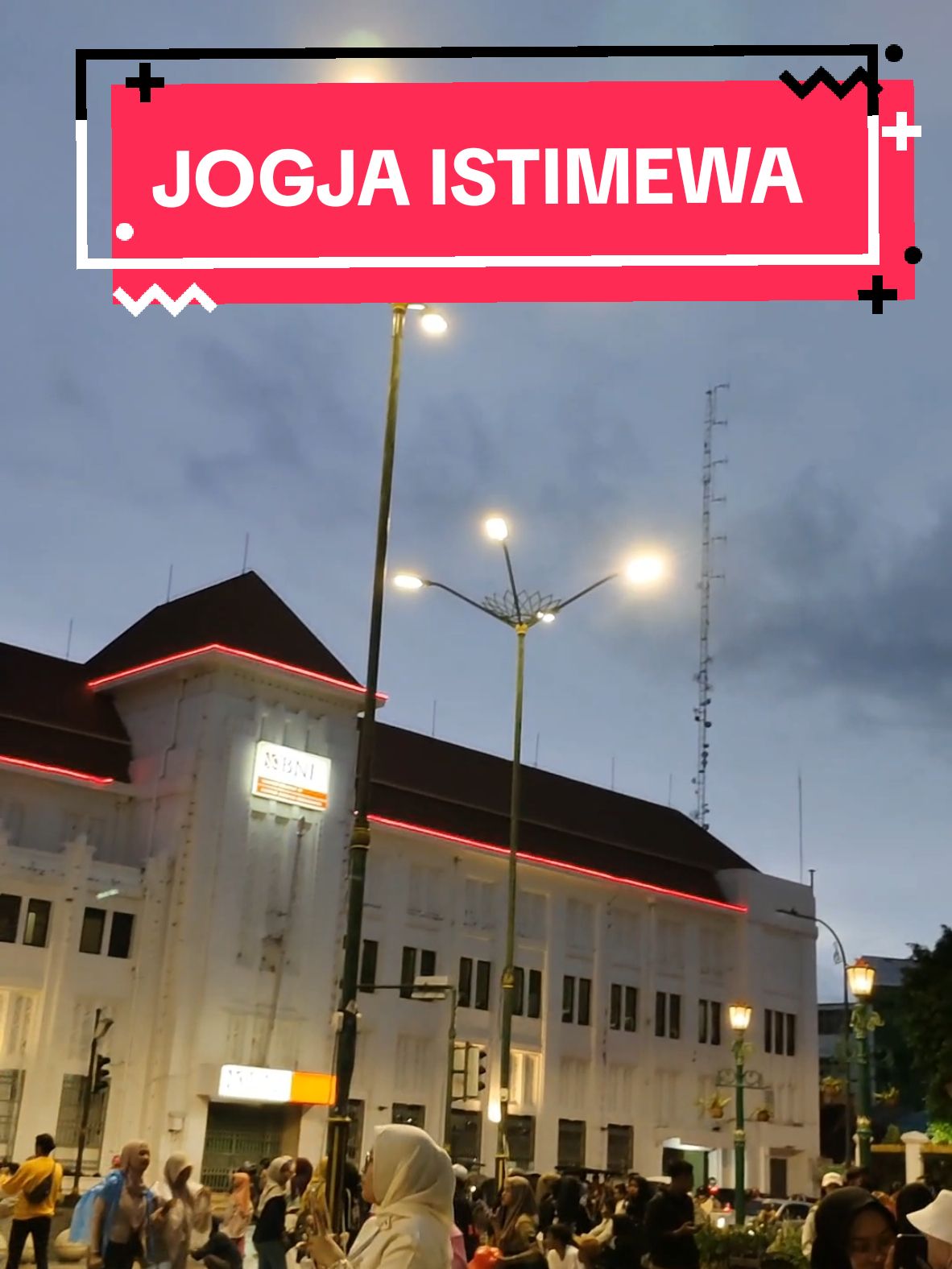 Jogja selalu istimewa. ❤ #jogja #jogjaistimewa #jogja24jam #malioboro #malioborojogja #malioboroatmidnight #fyp #foryoupage #viraltiktok 