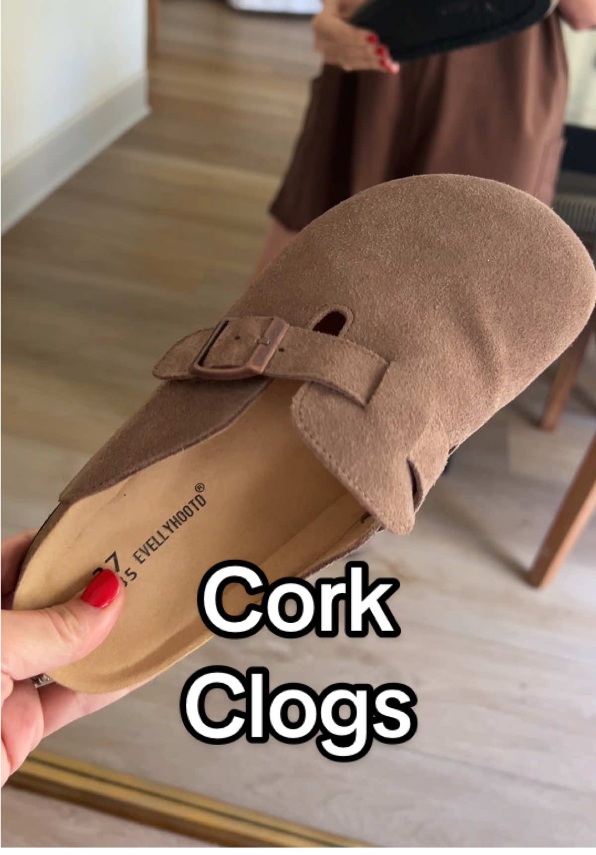 The best potatoe shoes ever! #clogs #potatoshoes #clogshoes #shoetok #corkclogs 