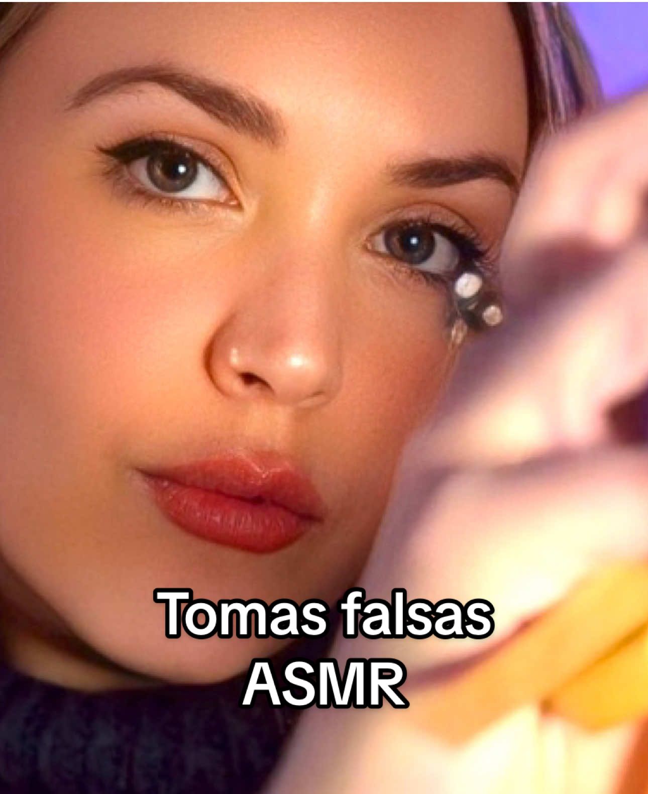 🎄✨ Tomas falsas: cuando el ASMR navideño no sale como esperabas 🎥 ¡No todo es calma y magia en el mundo del ASMR! 🤭 Aquí tienes un vistazo detrás de cámaras con las tomas más divertidas y reales de mi último video de Navidad. 🎅❄️ Desde risas inesperadas hasta sonidos que no estaban en el guion, este reel muestra que la magia también tiene su lado humano. 🛷🌟 👉 Si te gustó, no te pierdas el video completo en mi canal de YouTube. 💌 Déjame en los comentarios cuál fue tu momento favorito. ¡Feliz Navidad llena de triggers y risas! 🌟 #ASMRNavideño #TomasFalsas #DetrásDeCámaras #ASMRParaDormir #NavidadASMR #ASMRDivertido #RelaxNavideño