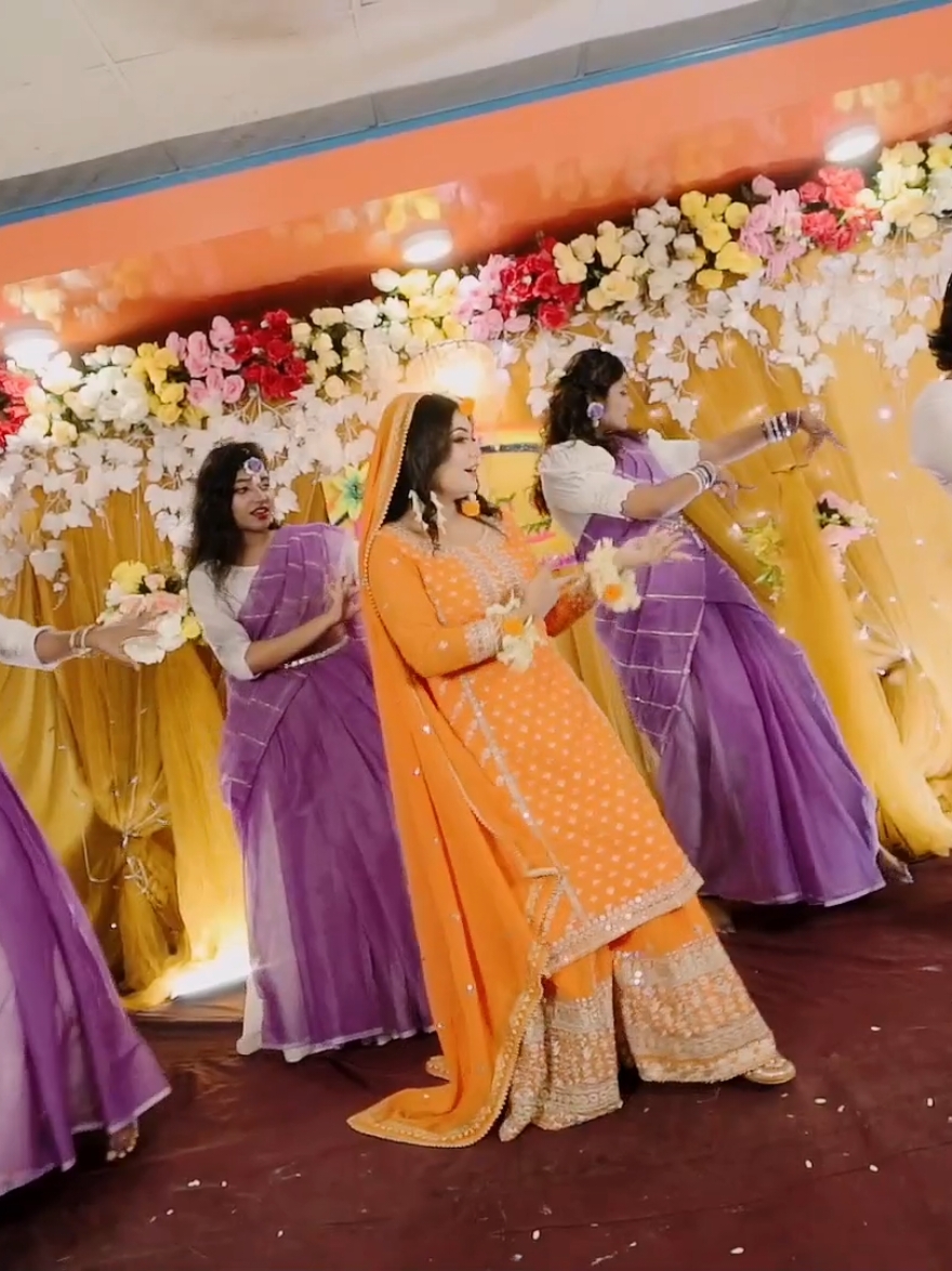 My entry dance 🧡 #haldiceremony #haldinight #bengaliwedding #tiktoktrend #tiktoktrending #tiktokreels  #dance #holud #holuddance #bangladeshiholud #fyp #ourwedding #foryoupage #dancewithmygirls #entrydance #bridesmaids #bridesentry #lovetodance #bdtiktokviral #fypviralシ ##bangladesh🇧🇩 #bangladeshi_tiktok #bdtiktokofficial🇧🇩 