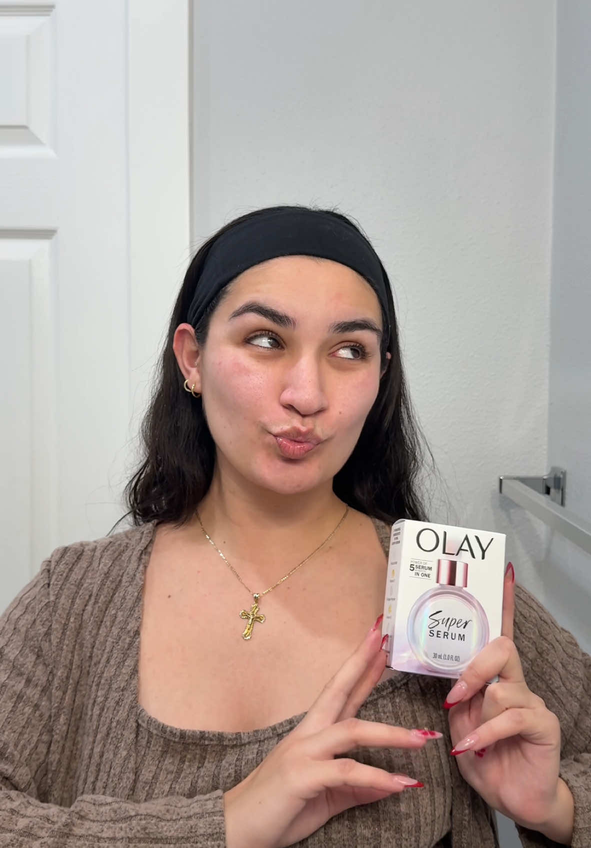 gifted by Olay 🤍   @olay #olaysuperserum   #olaypartner #nightroutine #latinacreator   