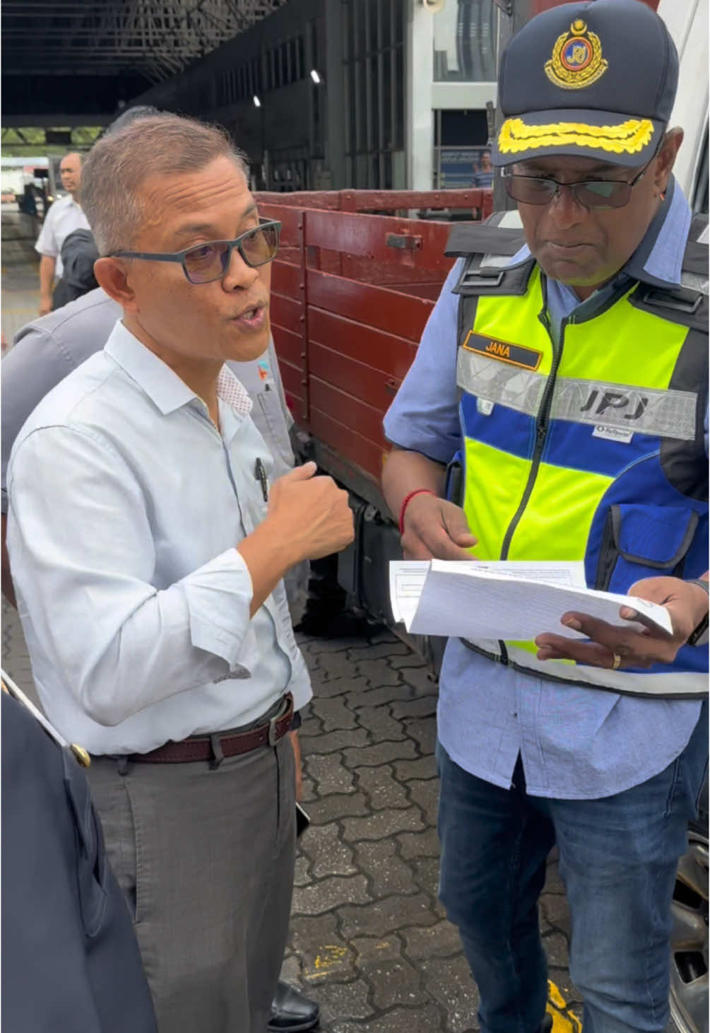 JPJ SERBU PUSPAKOM WPKL,Kenderaan Tidak Selamat  Diluluskan…!!! #jpj #jpjmalaysia #mot #jabatanpengangkutanmalaysia #lori #puspakom #kawtim #sprm #pdrm #onduty #serbu #opsgegar #teamjpjwpkl #puspakomwangsamaju 