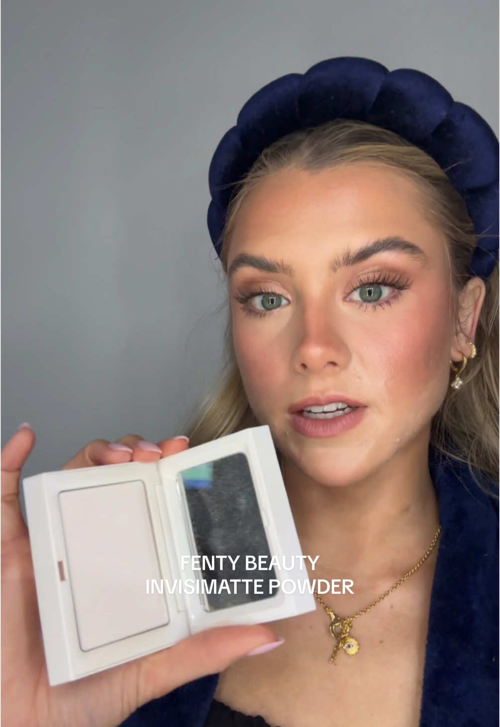 went a little overboard on the setting spray so compensating with this Invisimatte setting powder @Fenty Beauty this is a super lightweight thin powder that layers extremely well on the skin without looking or feeling heavy and cakey  #fentynewarrivals #tiktokshopnewarrivals #fentybeauty #fentyskin #invisimatte #invisimatteblottingpowder #rhianna #rhiannasuperbowl #blottingpowder #settingpowder #settingpowdermakeup #pressedsettingpowder #pressedpowder #hydravizor #fentyinvisimatte #ttsbeautybesties #tiktokshopcreatorpicks @Fenty Skin 