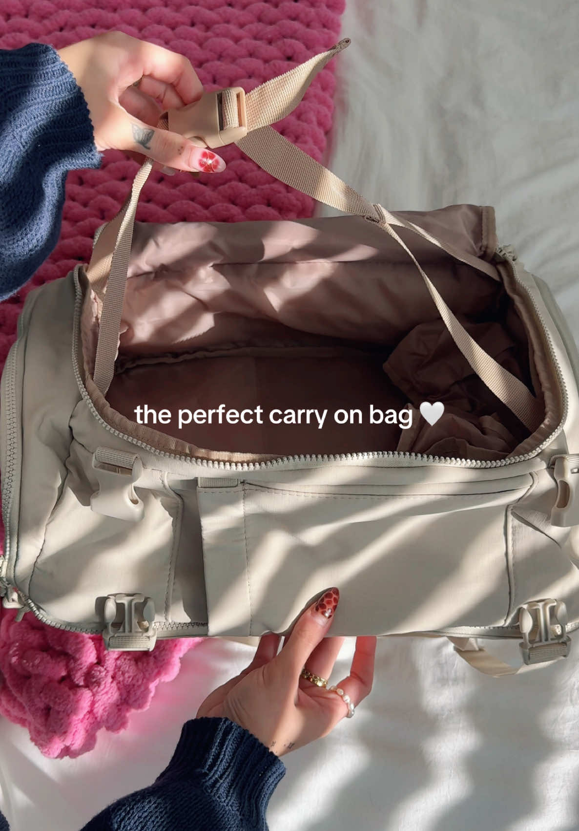 now i need to book a trip 💗 @BAGSMART  #travel #travelbag #carryonbag #flight #plane #backpack #duffelbag #trip #fyp #bagsmart 