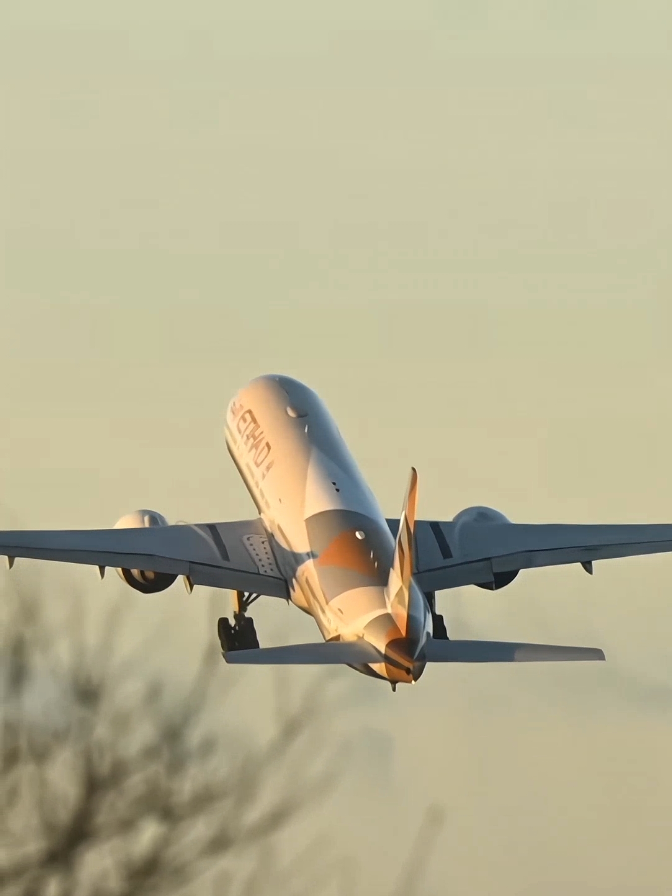 Etihad Airways takes off from Manchester Airport #EtihadAirways #ManchesterAirport #Flight #Aviation #Travel #Takeoff #Airline #Fly #Explore #Journey #AirportLife #Sky #Wanderlust #TravelPhotography #AirTravel #FlyingHigh