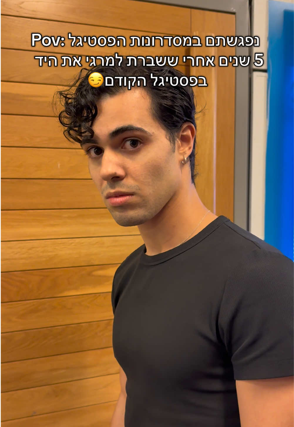 נראה לי שהוא עוד בטראומה😱  איך שברתי לו את היד? ולמה? 🤔 אני ליטרלי מספר את זה בסטנדאפ שלי… תבואו🤭😂 #מרגי #יד_שבורה #פסטיגל 