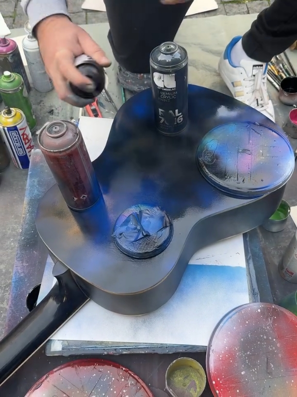 spray paint my guitar 🎸🎸  Challenging exploring more talent in daily life with Mr Junaid  🔥🔥🔥🔥🥶🔥#mrjunaid #mrjunaidlive #tiktokjunaid #tiktokjunaidlive #junaidgamingyt🔥 🔥#mrjunaid #mrjunaidlive #tiktokjunaid #tiktokjunaidlive #foryoupage #foryou #fyp #viral #viralvideo #tiktok #satisfyingvideo #asmri  this is Mr Junaid Need more help  contact us ❣️ 