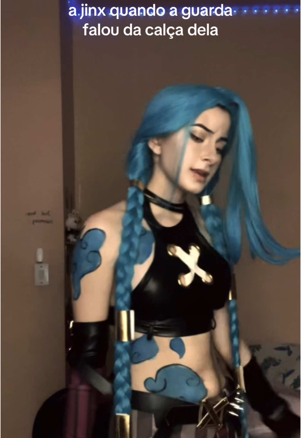 não fala da minha bota 😠😠 | #fy #anime #arcane #jinx #jinxcosplay #humor 