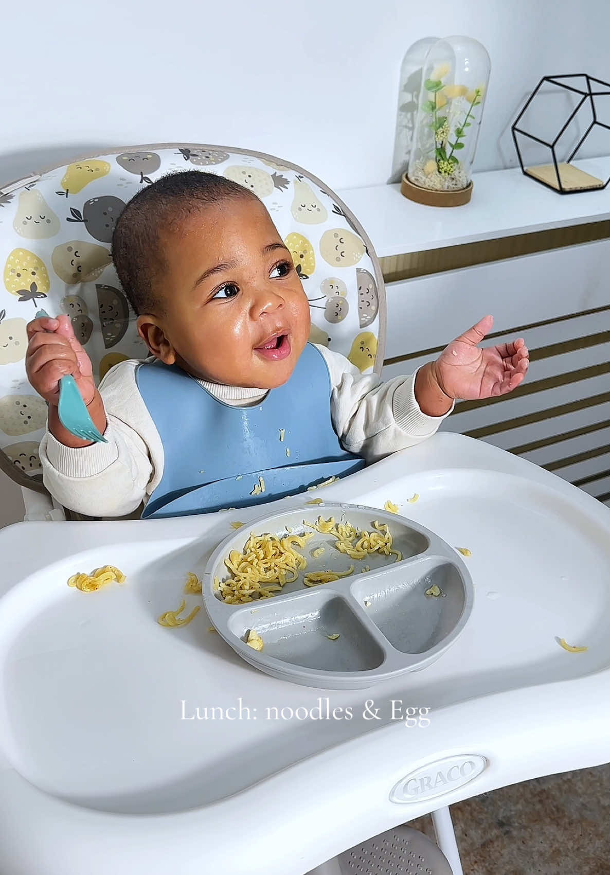 NOTHING can come between my baby and food not even teething😂😂 We had noodles and egg for lunch and he really enjoyed it. Compliments of the season to our beautiful family🥰💕💕💕