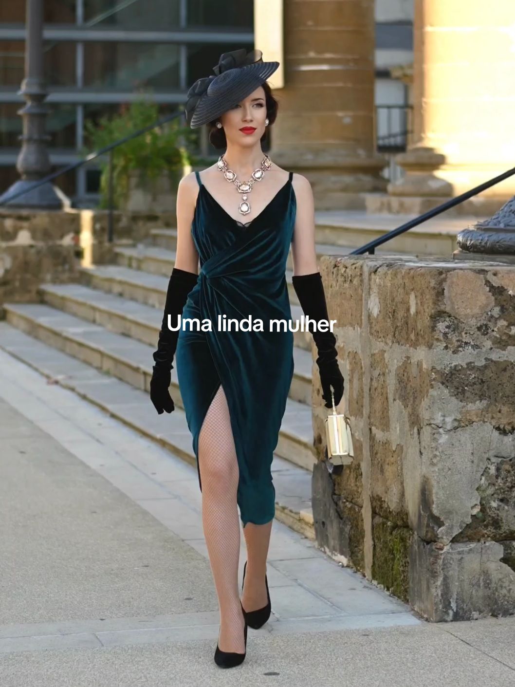 Uma linda mulher  #prettywoman #dresses #woman #vintage #retro #look #umalindamulher 