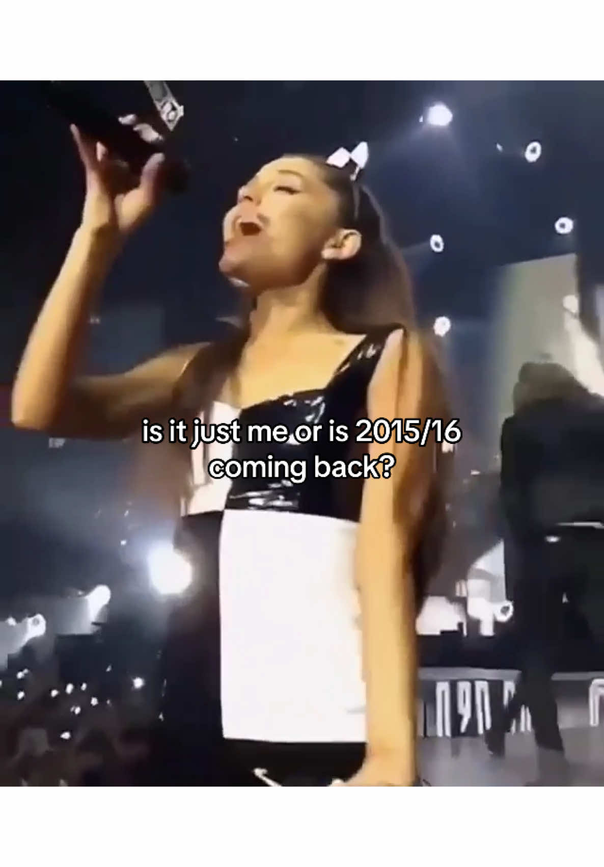 👀#arianagrande #fyp #viral #moonlightbae #2015 #arianaconcert 