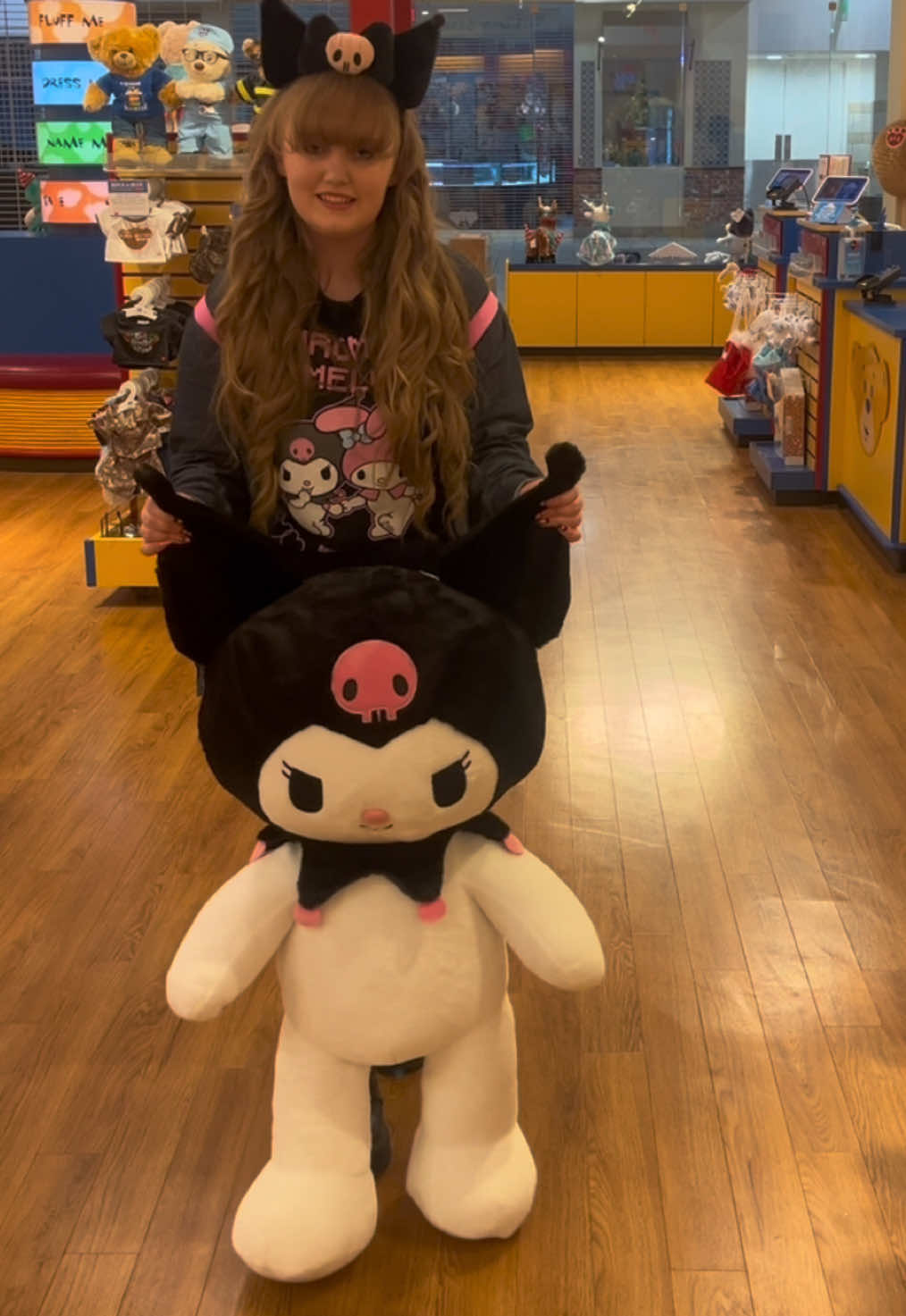 I got this GIANT Kuromi plushie stuffed at build a bear! She’s almost my height :O @sanrio @Build-A-Bear #kuromi #sanrio #sanriobuildabear #buildabear #kuromiandmymelody #kuromicore #hellokitty #mymelody 