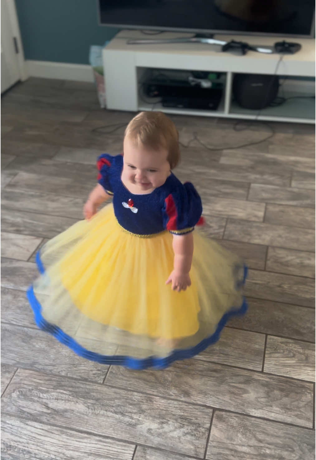 The cutest Snow White there ever was #fyp #fypシ #foryou #babydakota #disneyprincess #snowwhite 