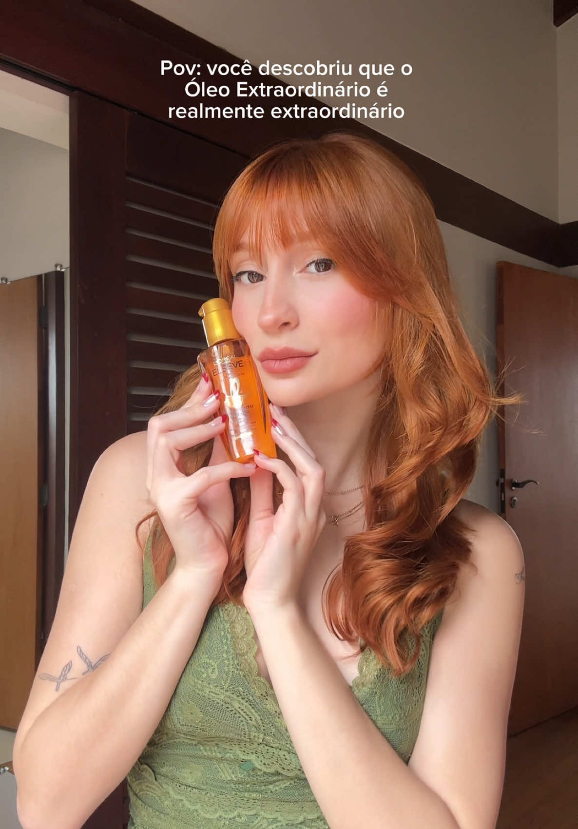 Finalizando o meu cabelo com o Óleo Extraordinário da @L’Oréal Paris É  um oleo essencial para dar mais brilho e nutrição para o seu cabelo #cabelo #beleza #publicidade #lorealparis #lorealparishaircare #elseve #oleoextraordinario 