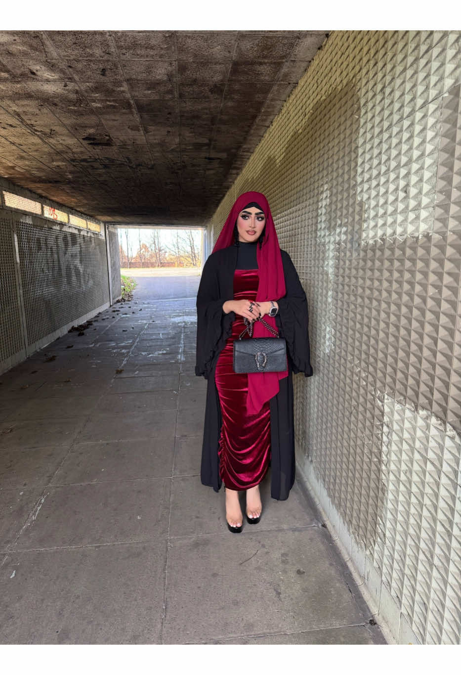 Good morning pineapple 🍍😅✨ Festive season ✨ Final outfit video of this year! @sheinofficial dress @sheinofficial heels  @sheinofficial hijab  TikTok shop - bag  #red #velvet #dress #december #stylist #slayed #healthylifestyle #bodypositive #hijabi #pakistani #redvelvet 