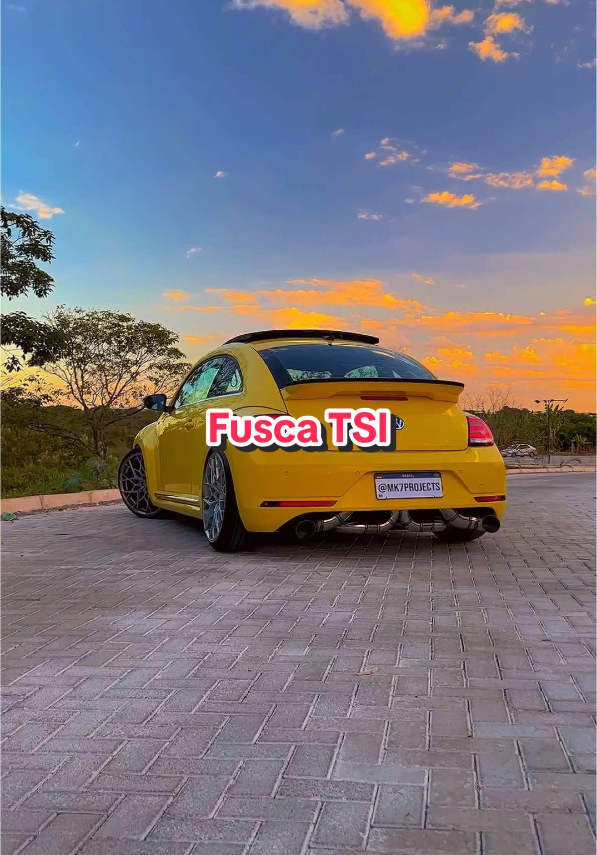 🤩🤩🤩🤩 Esse chama atenção onde passar em, se tá doido que coisa linda  Fusca Tsi 😍😍😍 #fusca #volkswagen #mk7 #rebaixados #sucesso #objetivos 