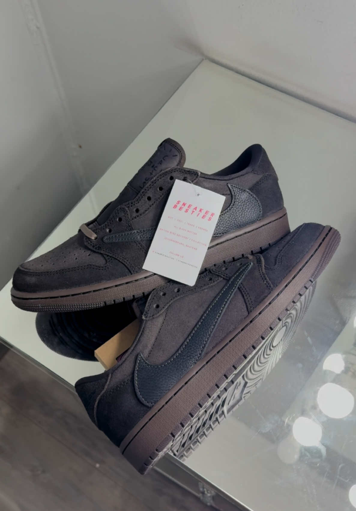 Air Jordan 1 Low OG SP x Travis Scott “Velvet Brown”🤎 Now Available!👟🩷 Shop @sneakerbesties 🛍️ #sneakerbesties #sneakers #travisscott #velvetbrown #reverseswoosh #airjordan #nike #swoosh #sneakerhead 