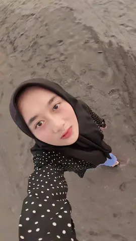 Suasana pantai dan hati ku 💗 #azahrastory #cewekpangandaranviral #fypage #aestheticvideos 