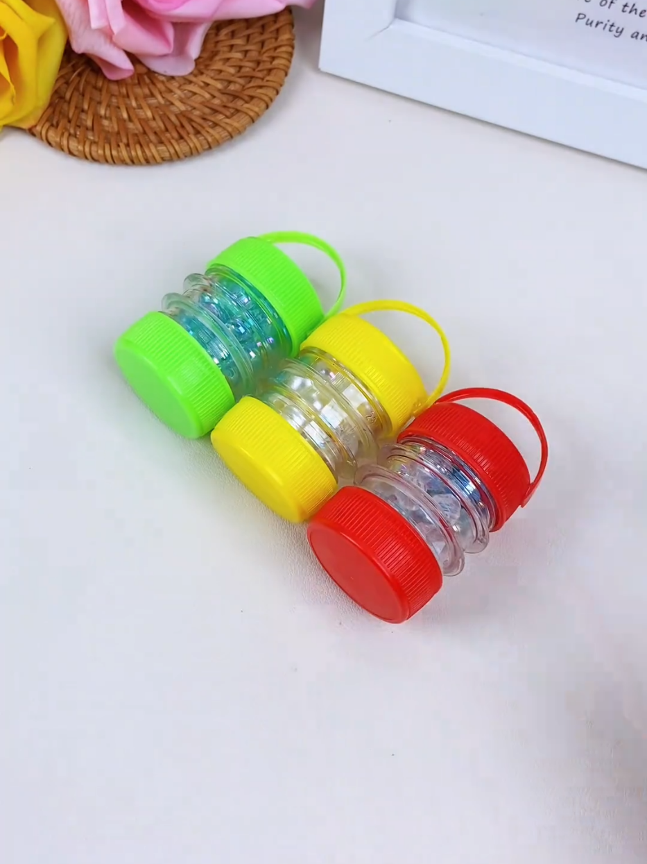 I think turning an empty bottle cap into a small storage box for tiny materials was such a cute idea. @arttok.w #creativekids #kidscrafts #diyforkids #craftingwithkids #handsonlearning #FamilyFun #kidsactivities #artwithkids #funwithkids #artforkids #craftideas #childhoodcreativity #earlychildhoodeducation #homeschoolart #diyprojects #momlife #parentingfun #artsandcrafts #artactivities #usaparents #kidscreate #americanmoms #familycrafts #ChristmasArt #KidsChristmasArt #HolidayArt #ChristmasDrawings #ChristmasCrafts #ChristmasForKids #merrychristmas