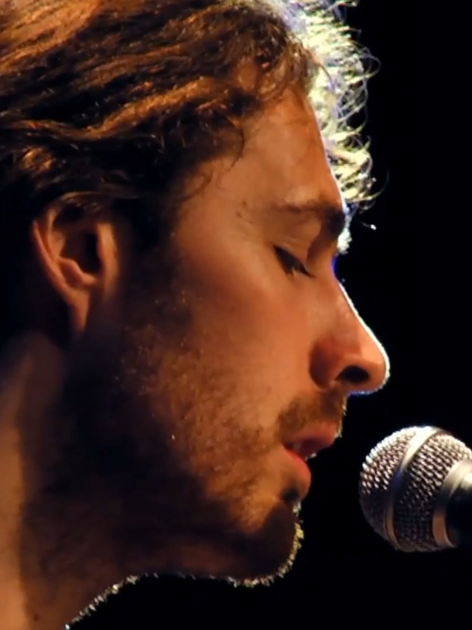 Hozier singing Shrike for World Cafe in 2018 #hozier #throwback #hoziercore #hoziertok #hozierofficial #hoziersvocals #fyp #live #shrike @Hozier 