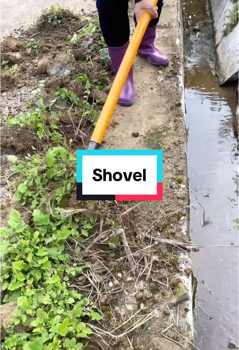 #foryour #fyp #snowshovel #shovel #walensee #garden #gardening #gardeningtools 