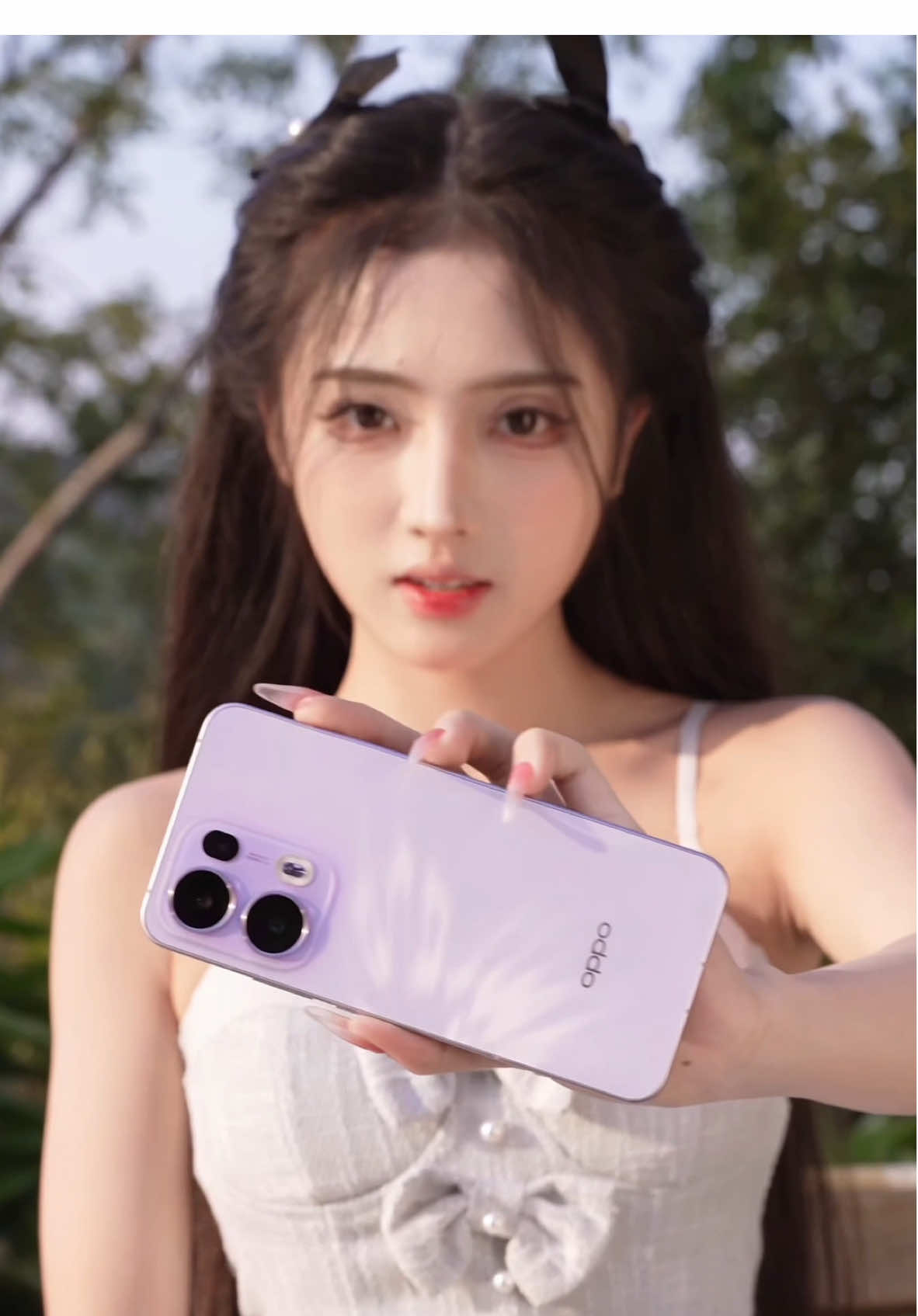 Bướm gì mà vừa tím vừa lấp lánh qúaaaaa 🦋 #ChuyengiaAI #OPPOReno13Series #SongDongMoiChuyenDong  #ATUSxOPPO #RHYDERxOPPO   #CapCut 