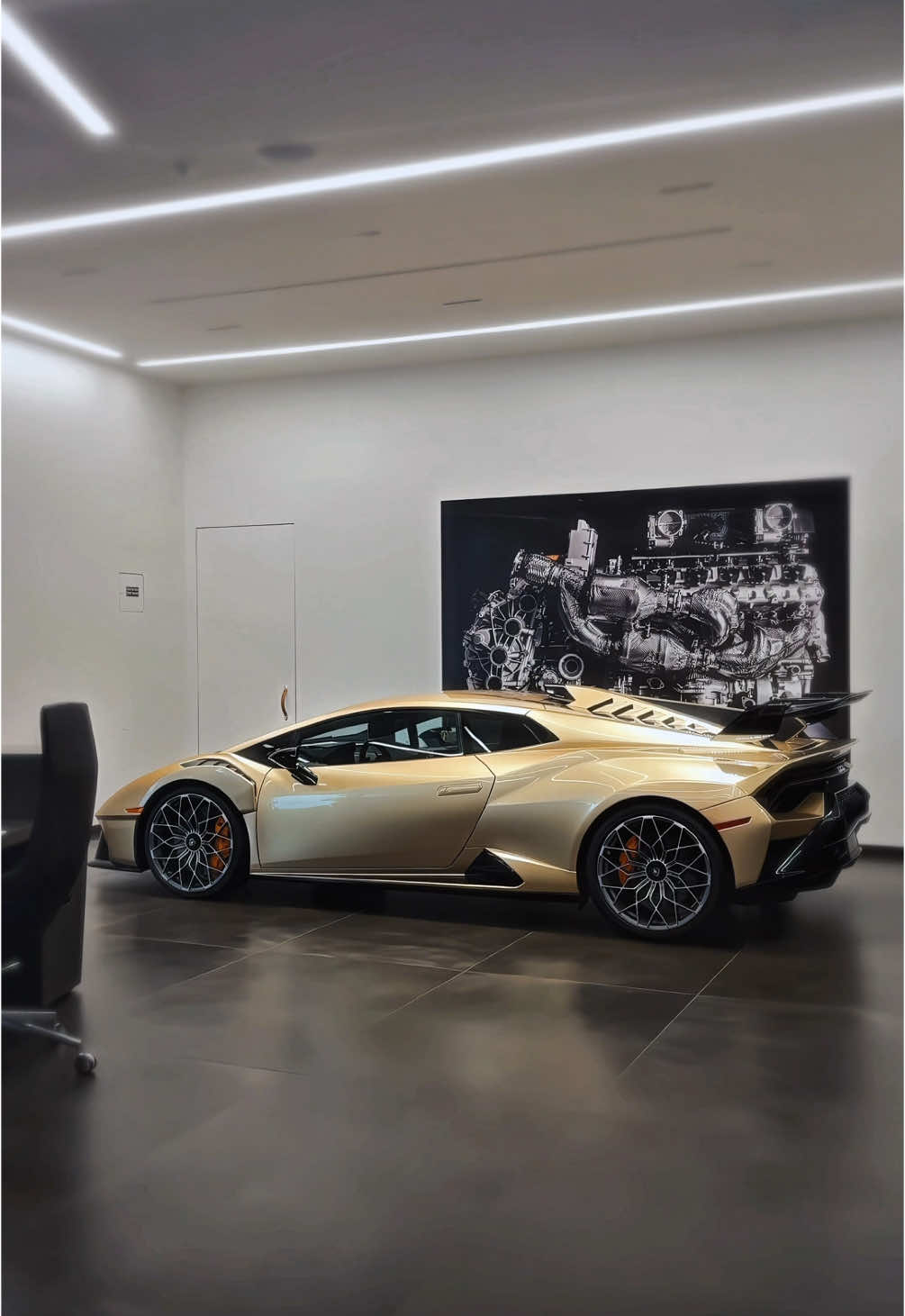 I fear this might flop 😭 #lamborghini #huracan #sto #gold #carsoftiktok 