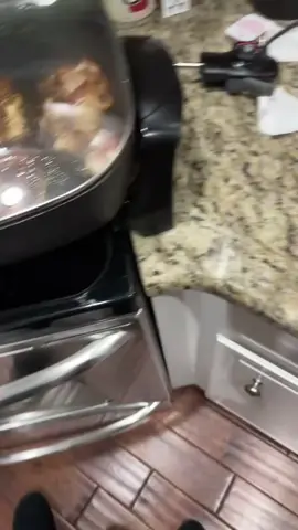 Alright now….. How do y’all perfect the grilled cheese without it burning?#cooking #fyp #foryourpage #tiktokfood #treanding#christmas #viraltiktok #Vlog #decor #viralvideo #kierasoutherncooking #reviews #vid #fall 