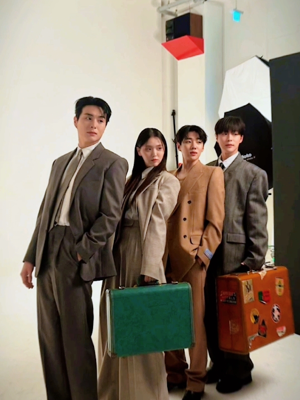 haona squad 😎💼 . . #kdrama #checkinhanyang  #kimjieun #baeinhyuk #parkjaechan #junggunjoo #kdramaedit #เช็คอินที่ฮันยาง #dorama #cdrama #historical #kdramafypシ #kdramalovers #foryou #koreandrama #drakor #fyp #viral #xyzbca #fypシ   