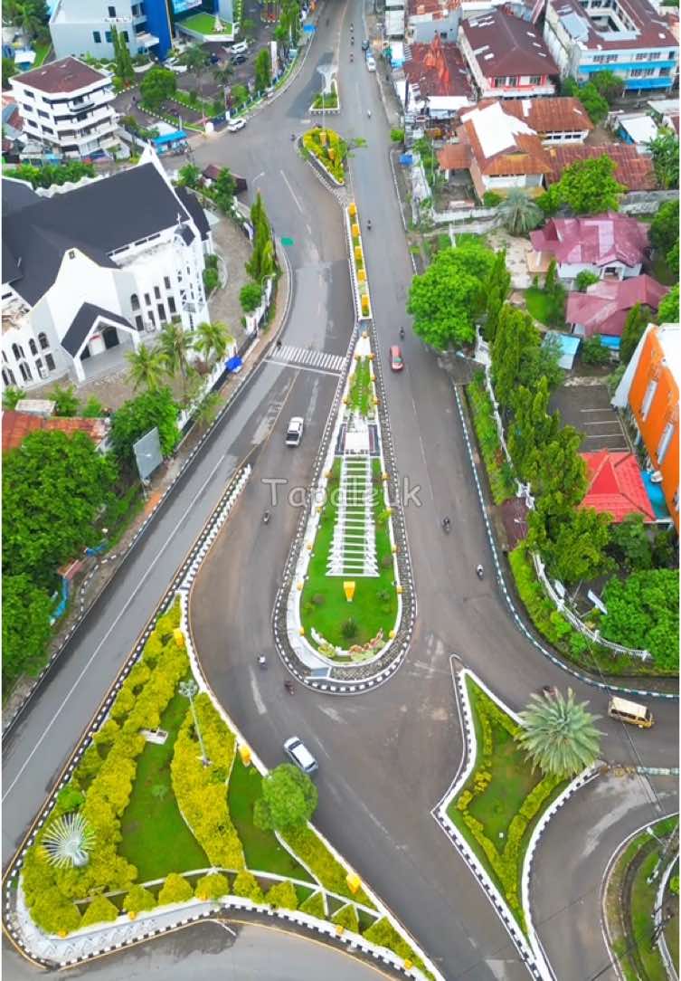 Pagi terakhir di 2024 ☺️☺️☺️ #CapCut #fyp #fypシ゚viral #kupangpunyadong🔥 #kupangtiktok #kupang #storykotakupang #jalanjalan #tapaleuk #kupangpride🏝️🌴 #kupanghits #dji #djiindonesia #dronevideo #drone #dronefootage #fypdong #kupangntt #kupangstory #djimini3pro #tahunbaru #lastday 