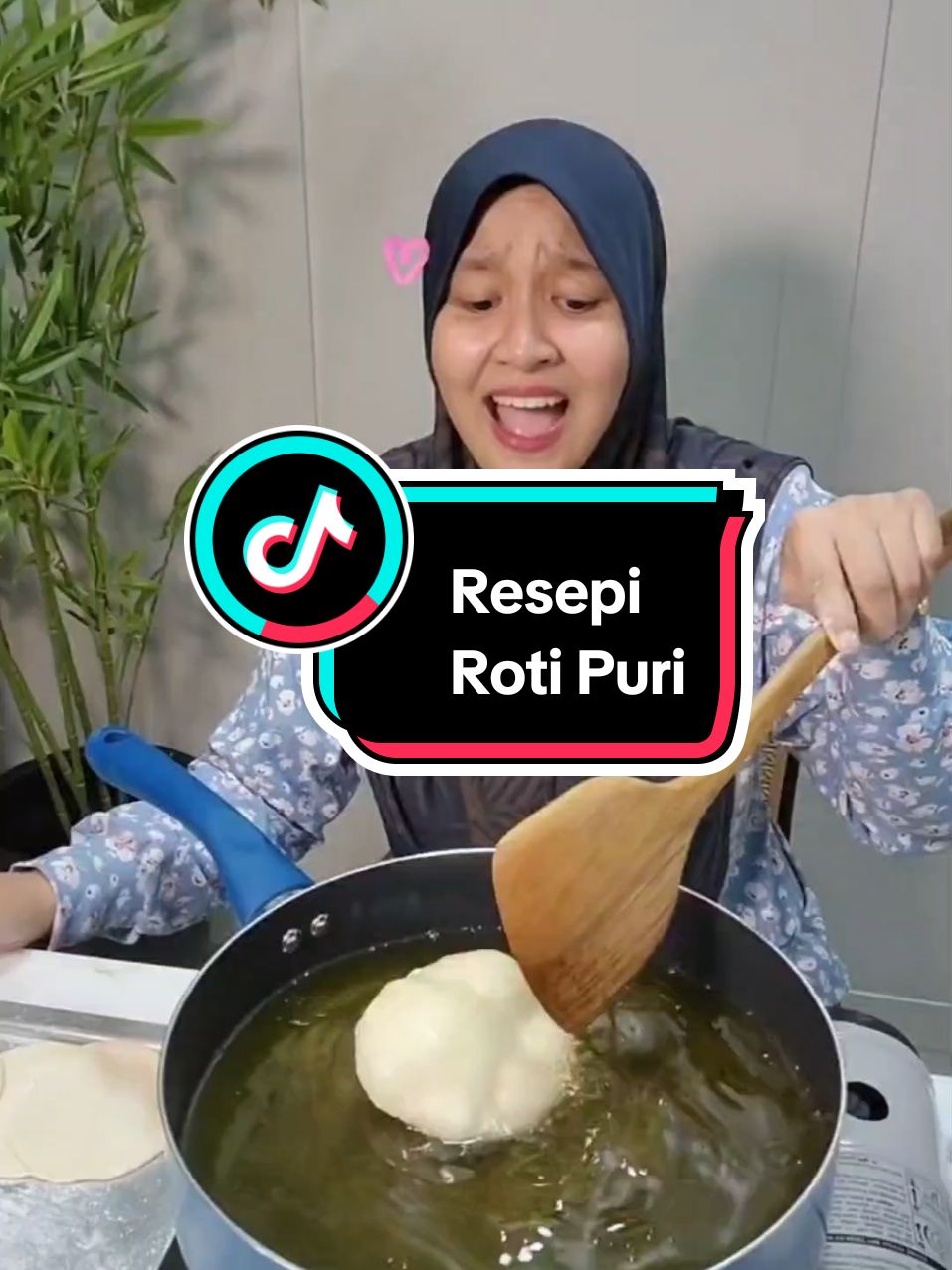 RESEPI ROTI PURI #CaraCikDyg  . Bahan²nya 3 cawan tepung gandum 3 sudu besar minyak masak 1 sudu kecil yis 1 sudu kecil garam 1 ⅓ cawan air Cara²nya Satukan kesemua bahan. Uli sehingga tak melekat di tangan. Rehatkan selama 15 minit. Bulat²kan adunan dan gelek sehingga nipis. Goreng dgn minyak yang panas  Curahkan minyak di atas roti untuk hasil kembung yg cantik. Selamat Mencuba😍😍😍 #fyp #redchef #bakersoftiktok #resepitiktok #resepisimple #roti #creatorsearchinsights  #EasyBakeLab #CaraCikDyg  #KasiLoveKasiLove 