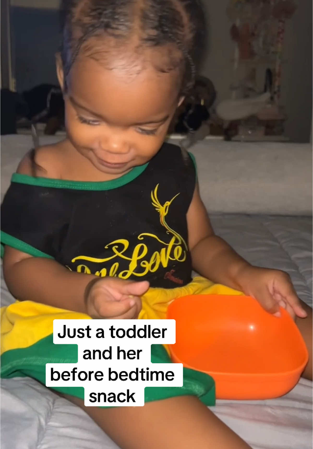 Samara not going to bed before having  a snack 🤗 17 months old snack baby  #samaramckenzie #toddlersoftiktok #17monthsold #oneyearoldbaby #toddlerlife 