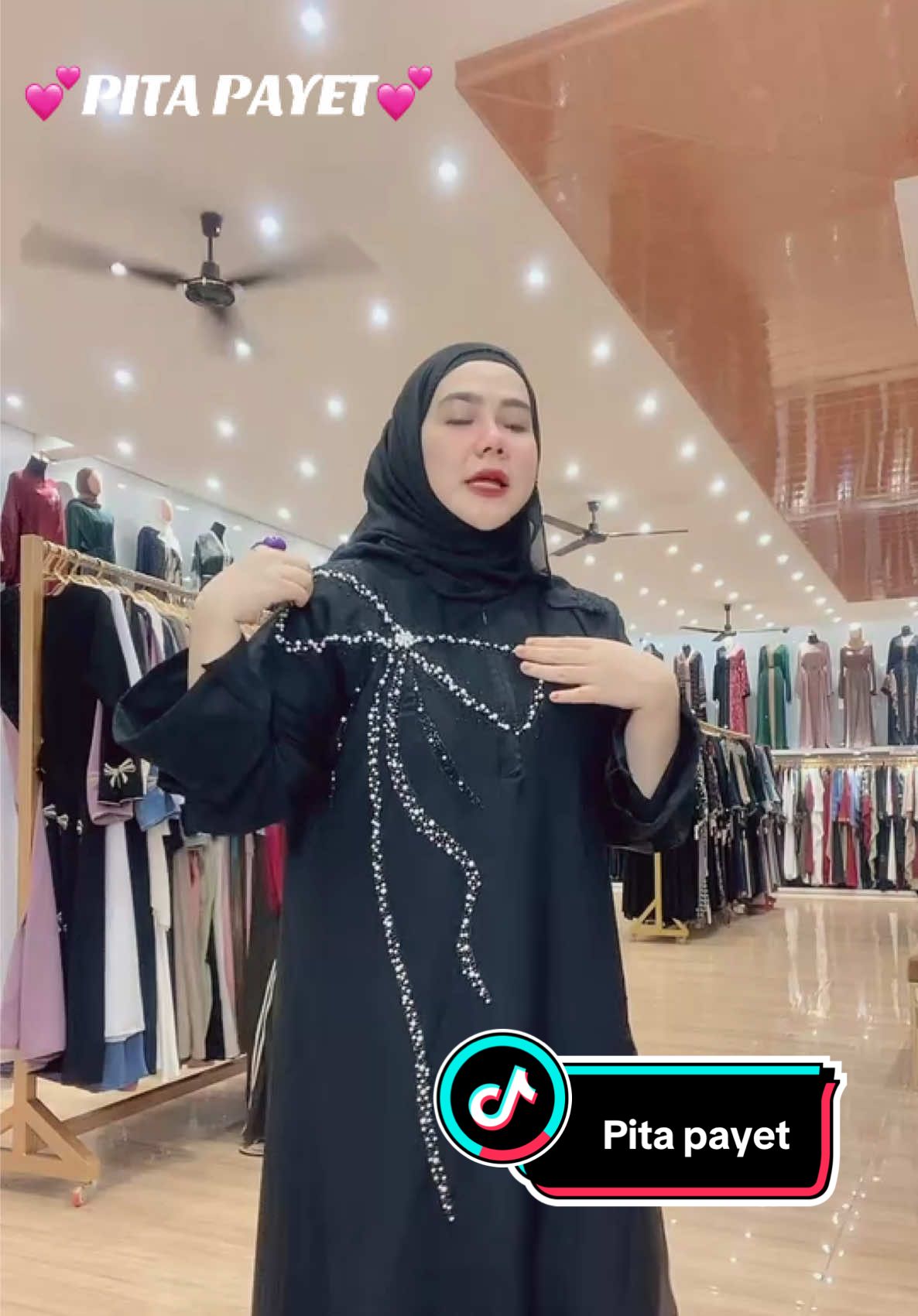 Pita payet bahan fursan 😍#pasuruanjawatimur #fypシ゚viral🖤tiktok #abayapita #viralvideo🔥 #zakiahalkhatib #abayagirls #wibgajian 