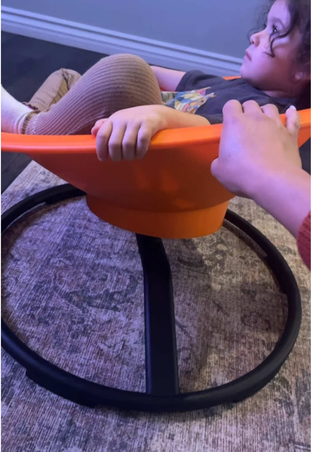 Love this sensory chair because your child has something to sit inside of as well as grip onto . #sensoryspinner #sensorychair #sensoryactivities #adhd #sensoryoutput #autism 