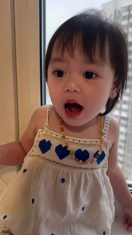 Một em bé đam mê ăn kẹo 🤣 review rất có tâm , mới cắn chưa nhai đã bảo ngon rồi 🤣 #mebimsua #tiktok #fyp #momlife #xuhuong #trend #viral #embedangyeu 