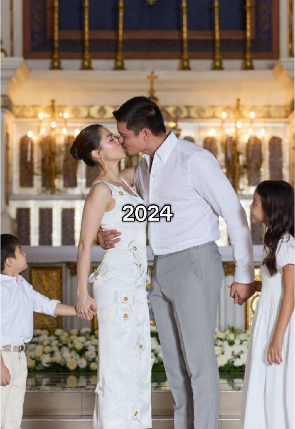 10 years and 2 kids after 👰🏻‍♀️🤵🏻‍♂️💒 👧🏻👦🏻 #DongYan 