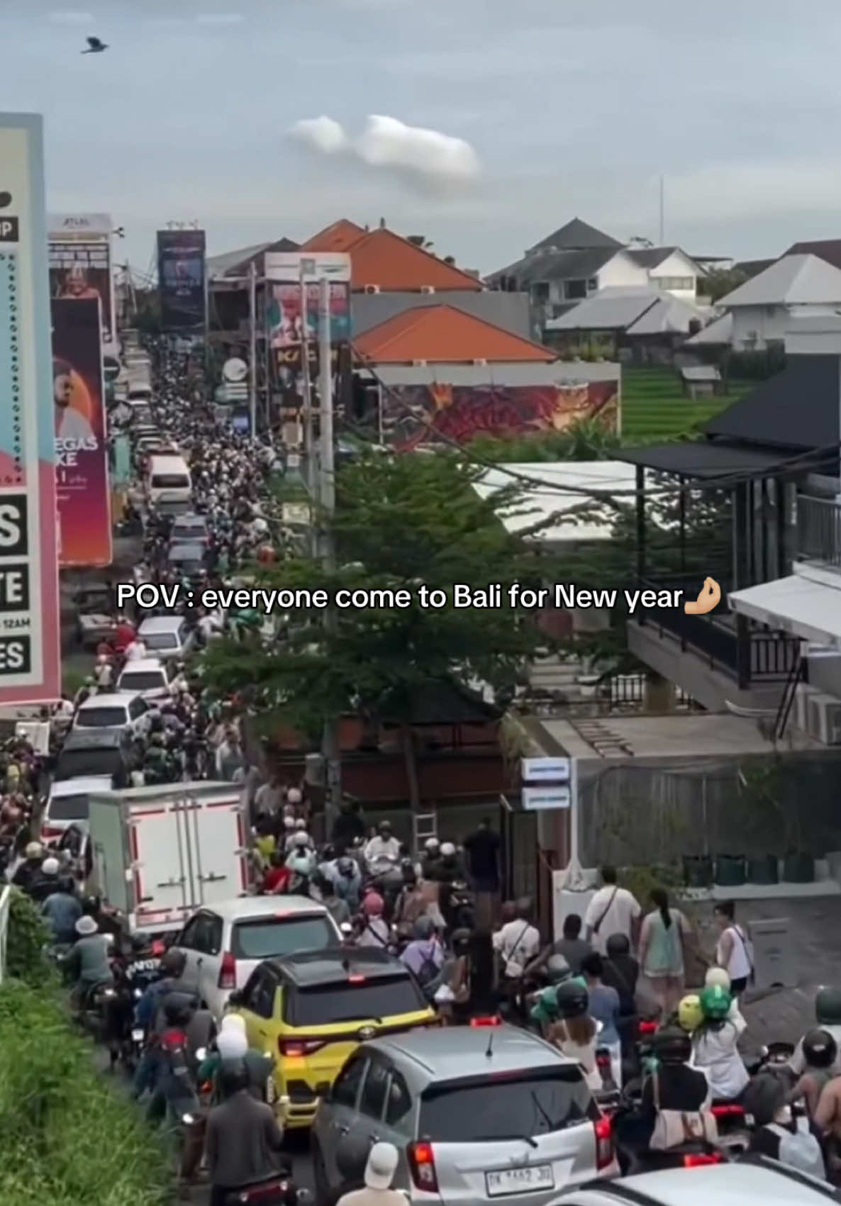 Canggu traffic is insane😭 #canggubali #traffic #bali 