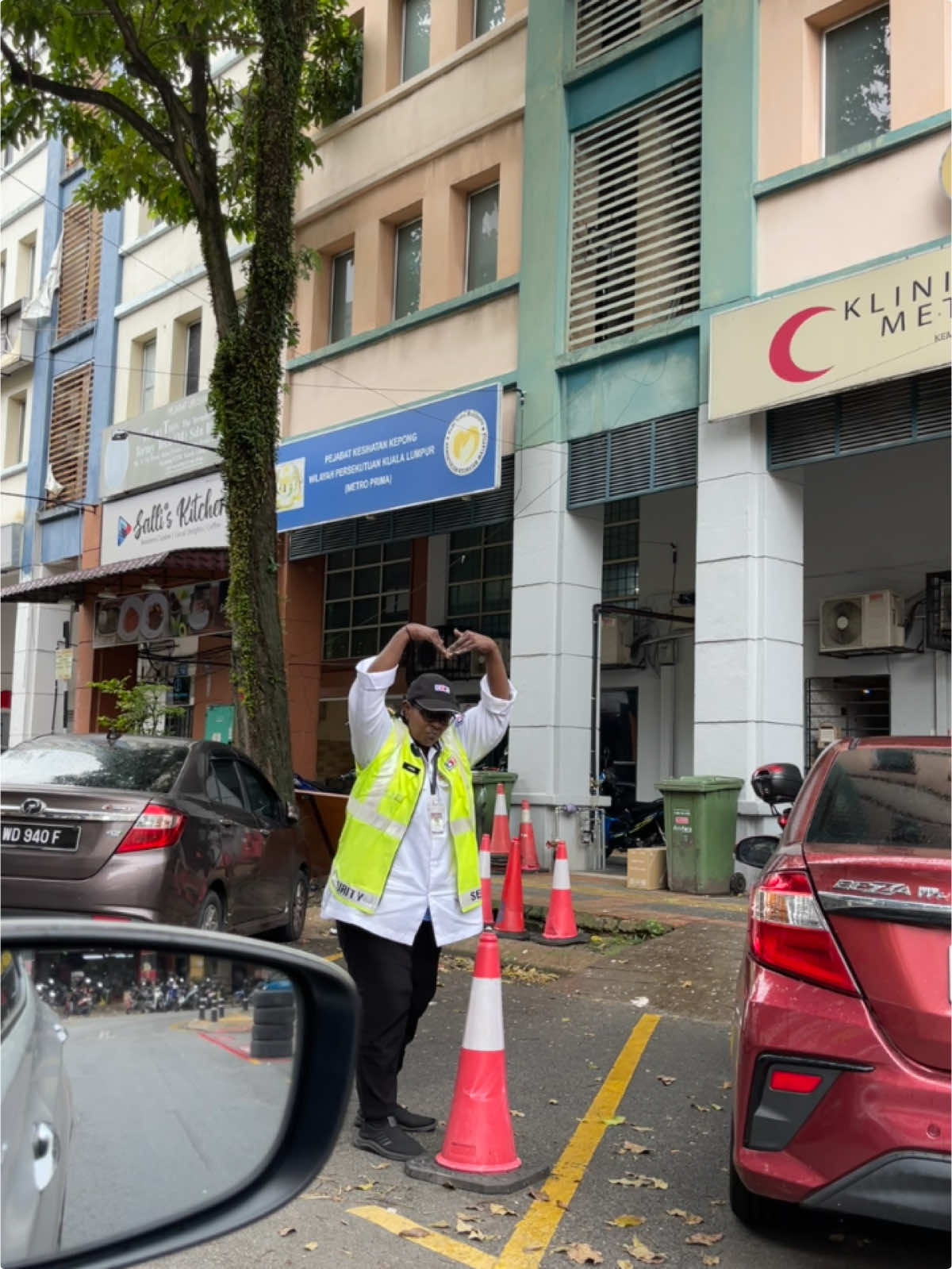 Berbuatlah baik dengan semua❤️ #phnjourney #myjourneytoyou #pjka #nurse #Love #midwife #publichealthnurse #phn #baby #kualalumpur #malaysia #securityguard #pengawalkeselamatanterbaik #fyppppppppppppppppppppppp #squidgame 