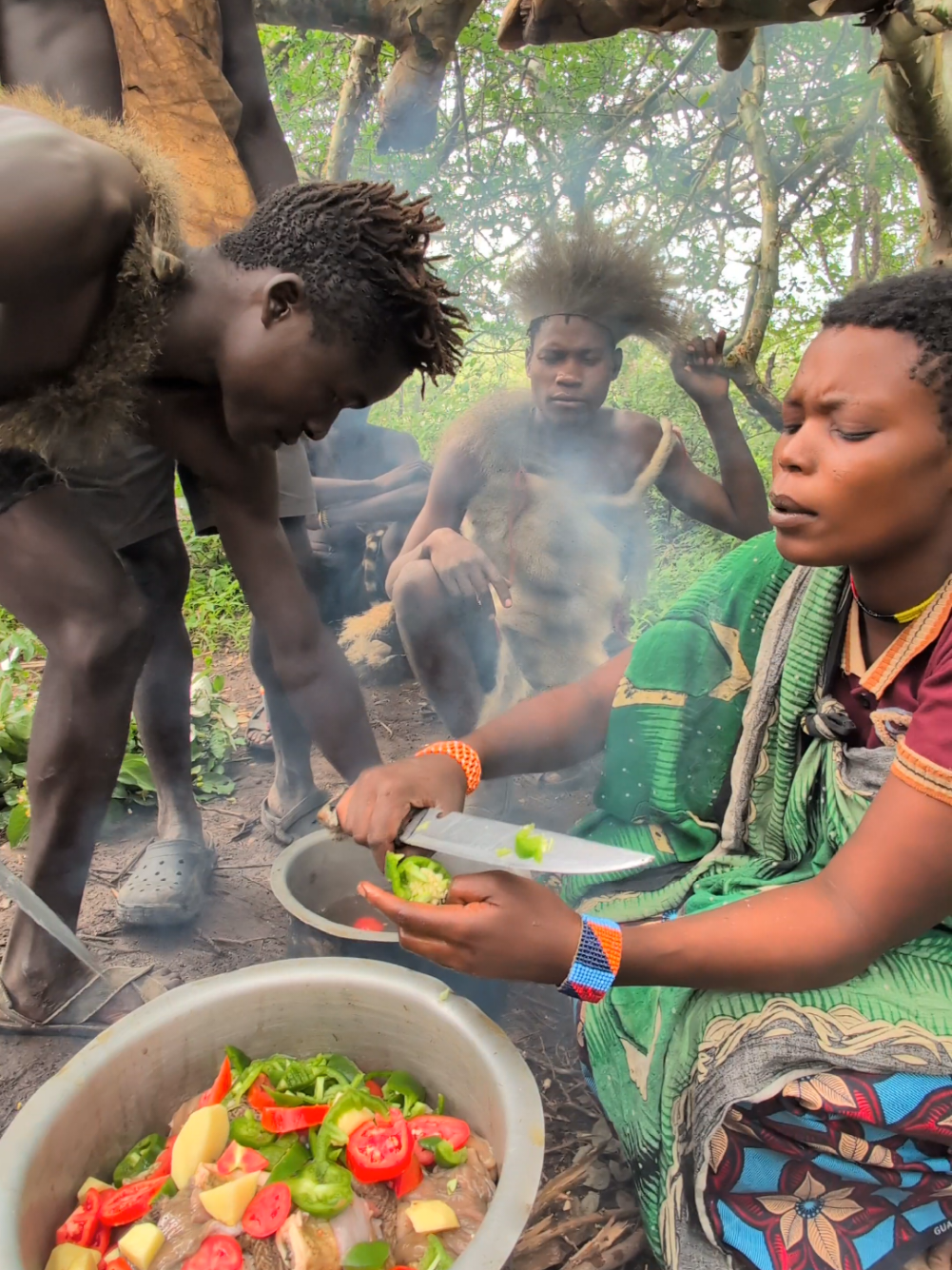 Wow That's incredible delicious food made by hadzabe tribe middle of nowhere without any spices from supermarket 😋😲🍲‼️#africastories #UK #africastories #FoodLover #hadzabetribe #USA 