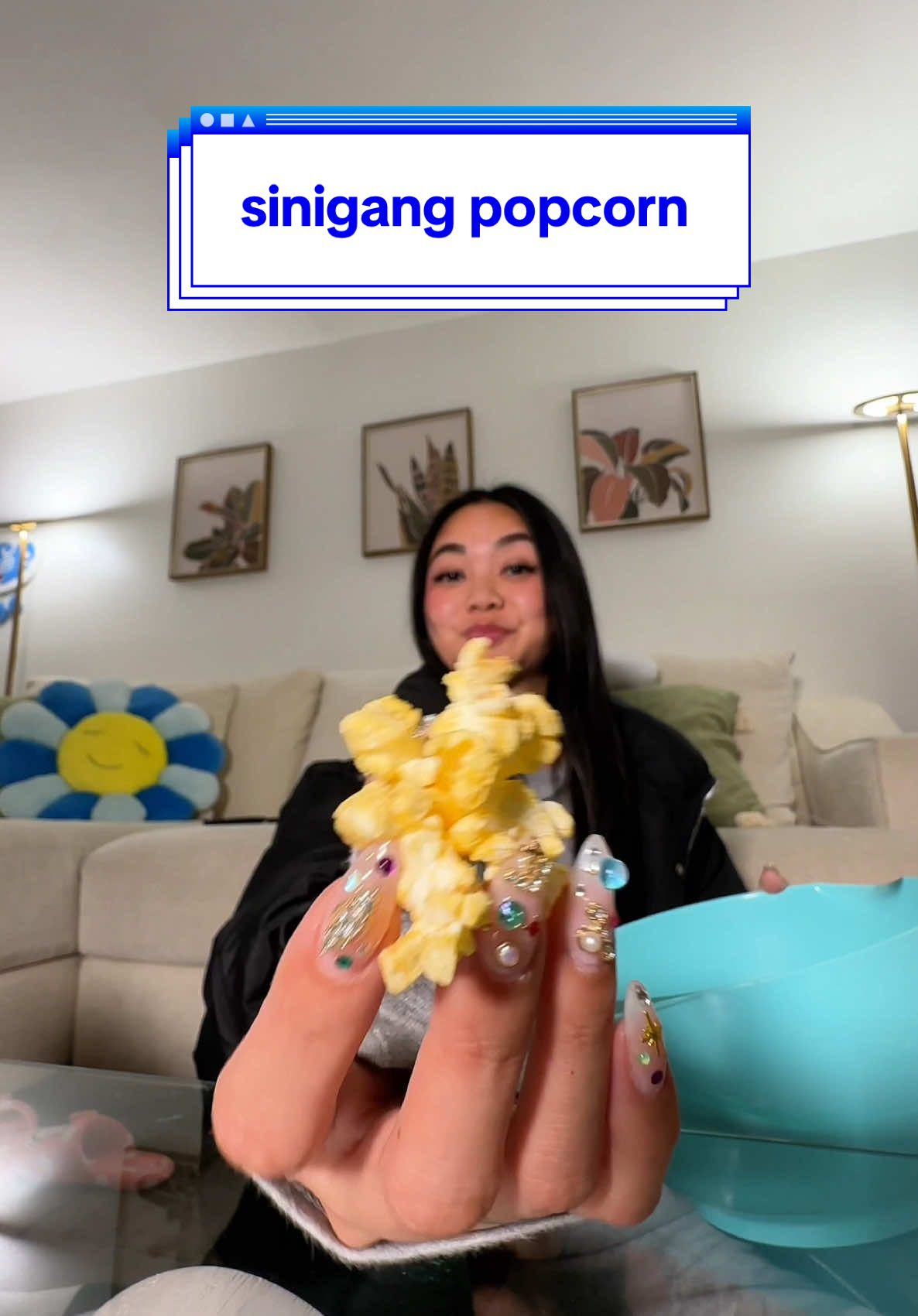 currently on my second bag of sinigang popcorn 🍿🦐 - now THIS ONE is a bannnggeerrrr!! I love that the Filipino community has so many great suggestions like this one or else I would have never thought of doing this!! What other combos should I try with sinigang or Filipino food? I’m so invested in this series 😂🇵🇭 - also these mini bags from orville are great for a little late night snack! yurrrmmmm😋 #filipinofood #sinigang #sinigangmix #trythisrecipe #popcorn #popcornrecipe #sinigangpopcorn #filipinopopcorn 